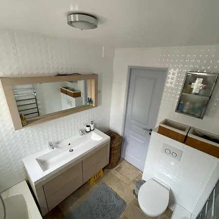 Bas De Chez Marta Apartment *